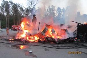 Под Киевом пожар полностью уничтожил придорожное кафе "Таверна"