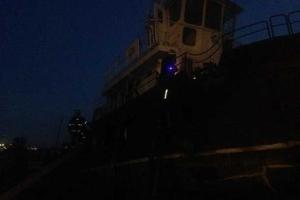 Киевские спасатели боролись с пожаром на теплоходе