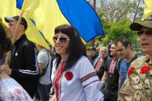 Одесситы провели марш в вышиванках, почтив память погибших во Второй мировой войне