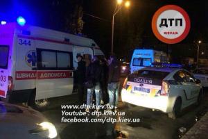 Массовая драка у киевского метро собрала всех патрульных полицейских района