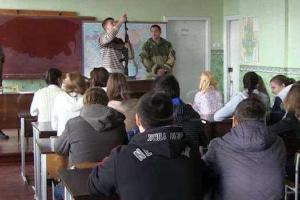 Во всех школах "ДНР" появятся "списанные" боевики-педагоги