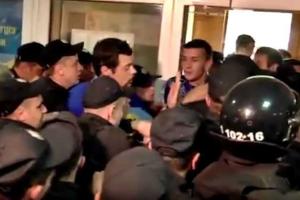 Проукраинские активисты устроили массовую потасовку в одесском суде