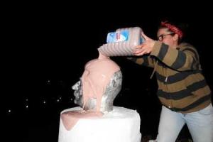 В Грузии бюст Сталина за ночь густо порозовел