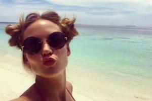 Певица Глюкоза снялась обнаженной на Мальдивах