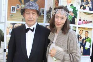 Актер Михаил Ефремов обвенчался с женой после 15 лет брака