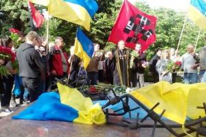 В Мариуполе провели митинг-реквием, посвященный памяти жертв политических репрессий