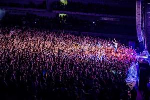 Жители Мариуполя на концерте "Океана Эльзы" наглядно показали: Мариуполь – это Украина!