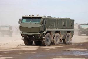 В российский город Набережные Челны пригнали на ремонт разбитую бронетехнику с Донбасса