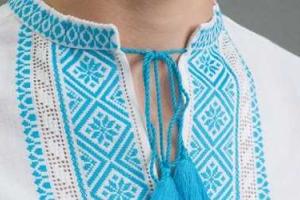 В Ровно студенты провели марш вышиванок