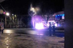 В центре ночного Донецка взорвался автомобиль
