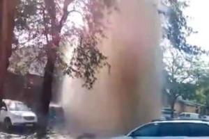 В центре Одессы из-под земли бил огромный "гейзер" грязной воды