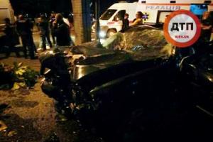 Жуткое ДТП в Днепропетровске: на месте аварии погибли две девушки