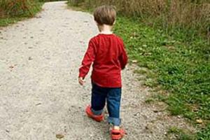 В Мариуполе 4-летний малыш "подставил" маму, закрыв бабушку и сбежав из дома