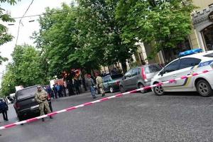 В сети опубликовано видео потасовки в Харькове, во время которой ранен полицейский