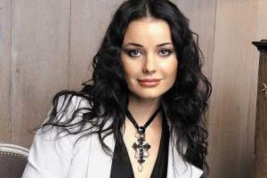 Модель и телеведущая Оксана Федорова "засветила" мужа