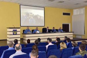 На Донетчине безопасность детей во время выпускных балов будут обеспечивать около 600 полицейских