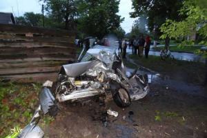 На Черниговщине грузовик "МАЗ" раздавил легковушку, оставив сиротой 8-летнего мальчика