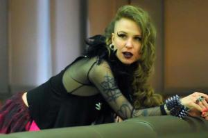 Режиссер Валерия Гай Германика показала новый снимок новорожденной дочки