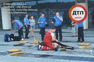 В Киеве два рабочих задохнулись в канализационном люке