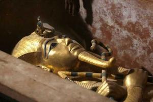 Ученые: Кинжал Тутанхамона создан из метеоритного металла