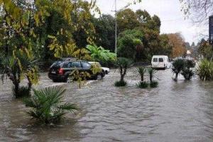 Российский город Сочи терроризируют мощные селевые потоки