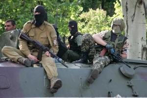В районе Докучаевска боевики активно возводят вторую линию обороны