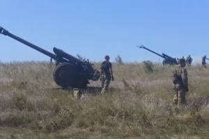 На Светлодарской дуге российские военные "случайно" из артиллерии накрыли позиции боевиков