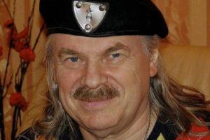 Из-за проигрыша российских футболистов Владимир Пресняков остался без дорогого телефона