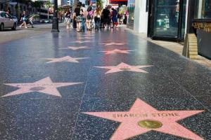 На голливудской Аллее славы загорятся новые именные звезды
