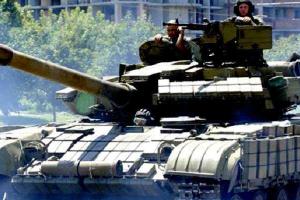 По ночному Донецку боевики гоняли тяжелую военную технику - соцсети