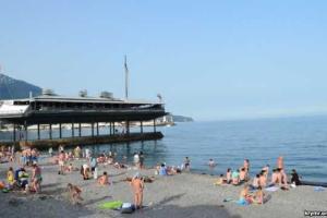 Ялта: есть море, луна, солнце... Нет только отдыхающих