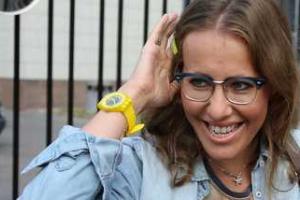 Светская львица Ксения Собчак показала шпагат а-ля Волочкова