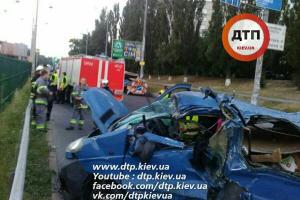 В Киеве смертельная авария унесла жизнь женщины-водителя "Opel Vivaro"