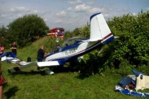 На Львовщине совершил вынужденную посадку самолет RV-8 с иностранцами на борту