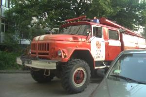 В харьковской высотке спасатели тушили пожар в квартире на 10-м этаже