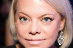 Яна Поплавская появилась на закрытии кинофестиваля в Москве с молодым мужем