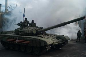 Через Дебальцево и Углегорск боевики ночью "россыпью" перебрасывают танки 