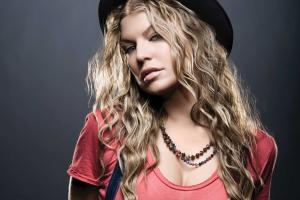 В новом клипе певицы Ферги "засветилась" пышнотелая Кардашьян