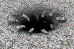 Россиянин о Крыме: Это черная дыра, туда сколько денег не впихивай - все растворятся