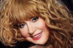 Алла Пугачева показала, как она выглядит без макияжа