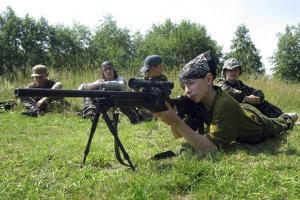 Подростки "ДНР" проходят жесткую военно-патриотическую подготовку в "детских" лагерях