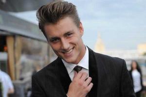 Актер Алексей Воробьев ухаживает за юной дочерью миллиардера