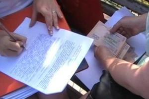 В Киеве горе-мать пыталась продать новорожденную дочь