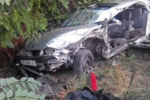 На трассе "Харьков-Симферополь" автомобиль "Opel Omega" влетел в грузовик: погибла девушка