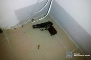 В Ровно мужчина открыл стрельбу по полицейским, препятствуя обыску в квартире