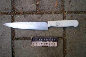 В Мариуполе "по горячим следам" задержали мужчину, порезавшего своих собутыльников