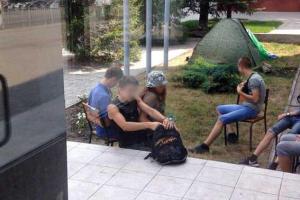 Кто и для чего организовал молодежный пикет возле прокуратуры в прифронтовом Мариуполе