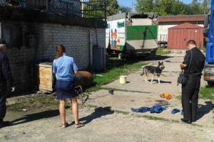 Киевлянин получил серьезные ранения, распиливая болгаркой металлическую бочку