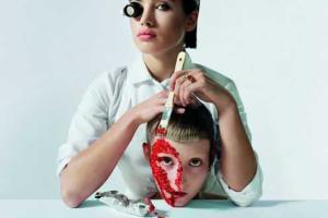 Ювелирный дом "Swarovski" представил необычную рекламную кампанию