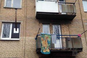 Реалии Донбасса: в окнах многоэтажек появились трубы "буржуек" - народ готовится к зиме